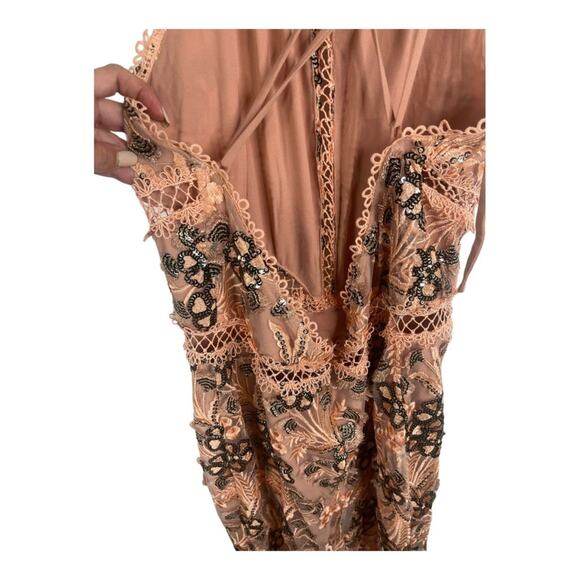 X by NBD Felicity Sequins Embroidered Midi Dress Blush Pink Party Formal Sz L - Picture 13 of 16